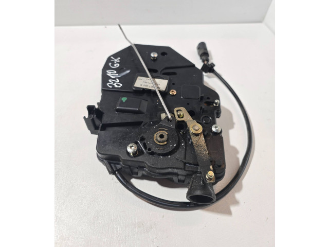 Zámek zadních dveří 2K0827201R, 22386 Volkswagen Caddy 2006