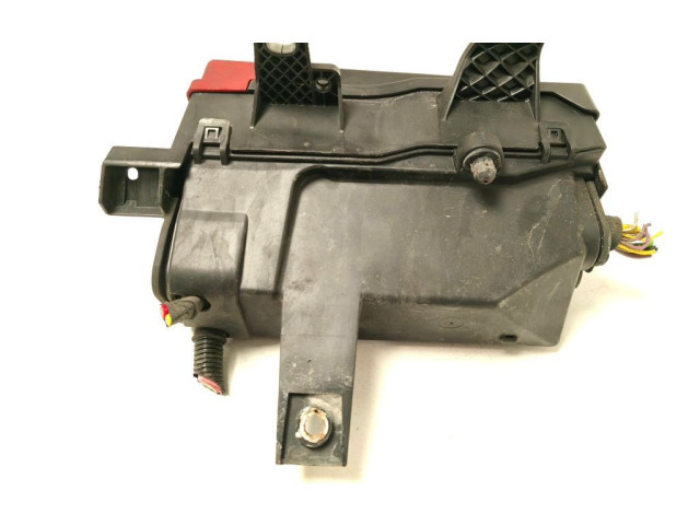 Блок предохранителей GX7314A076AA Jaguar XE