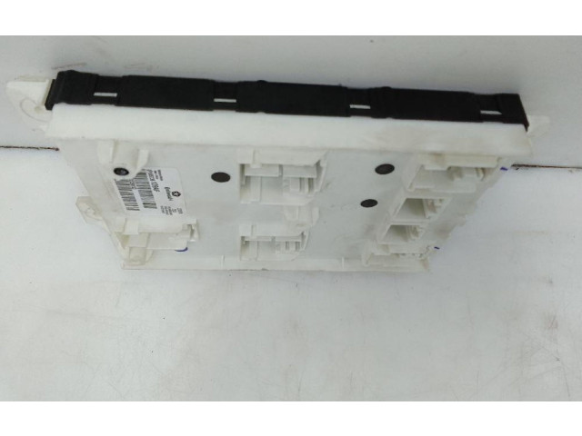 Блок предохранителей 68236139af   Jeep Grand Cherokee (WK)    