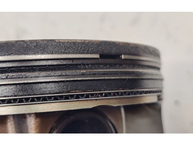 Поршень с шатуном 53022258AE, 53022258AD Dodge Challenger