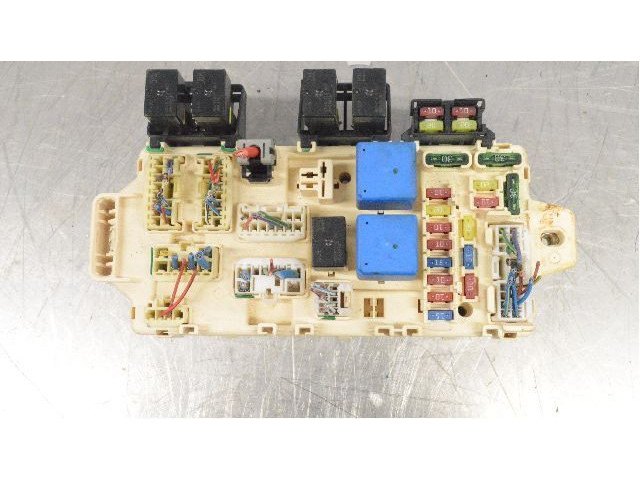 Pojistková skříňka Mitsubishi Pajero 2005