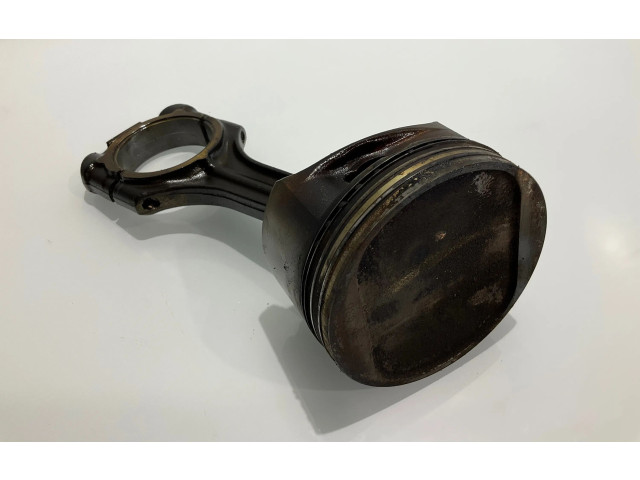 Píst Mercedes-Benz E W211