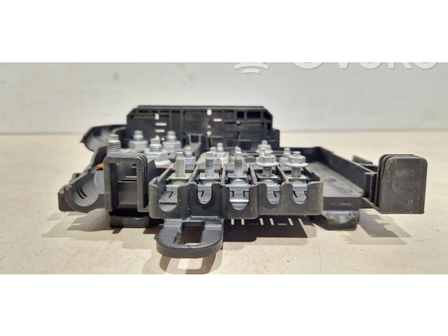 Блок предохранителей 30659092 Volvo V70