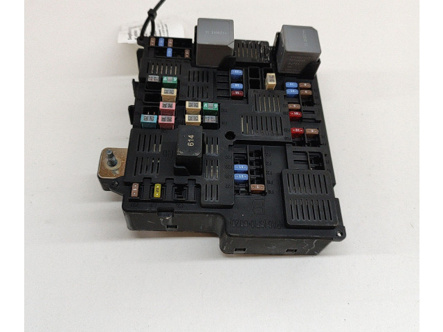 Pojistková skříňka 32212299 Volvo V60 2020