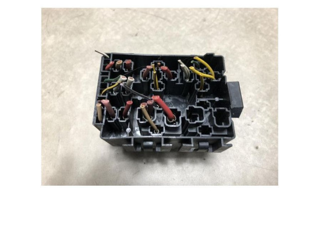 Блок предохранителей     Renault Clio II    