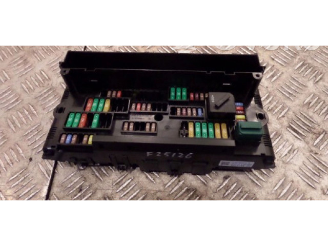 Блок предохранителей  9315150   BMW X4 G02    