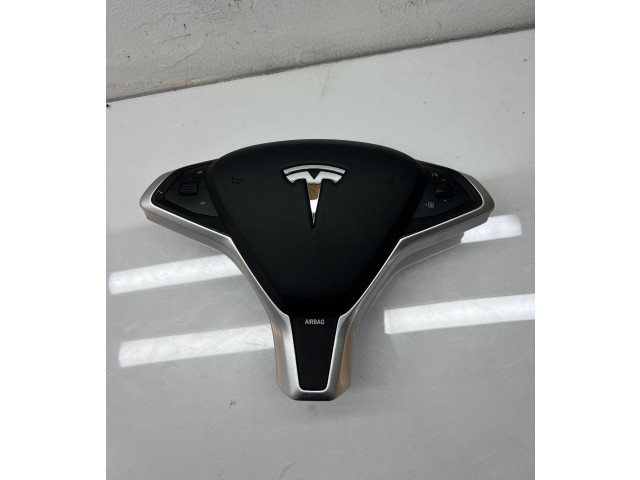 Подушка безопасности водителя 0589P1000552, 23120219 Tesla Model S