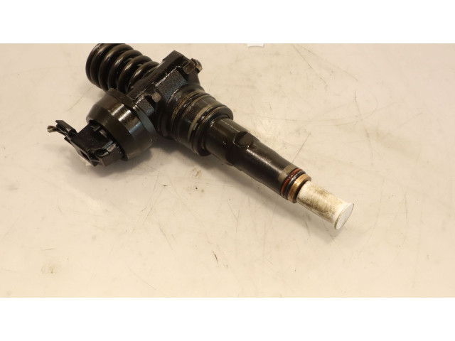 Форсунка 0414720215    Audi A3 S3 8P  BKC 