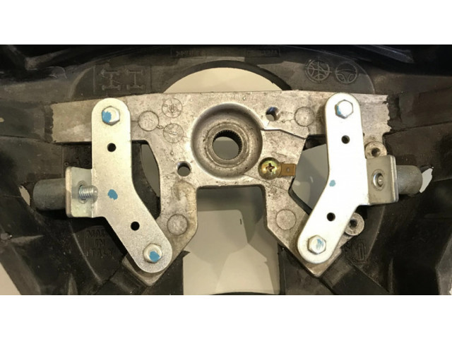 Volant Mitsubishi Pajero 2002 MR765852