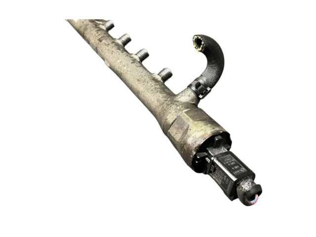 Топливная рампа 03L130089B Volkswagen Golf VI для двигателя Cay