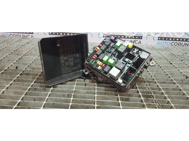 Блок предохранителей    Citroen C-Crosser    