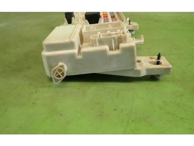 Ящик предохранителей (комплект) 31268178   Volvo V50