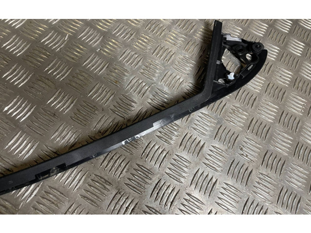 Передняя рамка дверного стекла 111823A1, 111824A1 Citroen DS7 Crossback