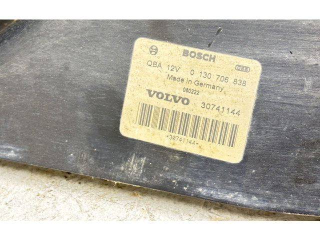 Электрический вентилятор радиаторов  30741144   Volvo V70 