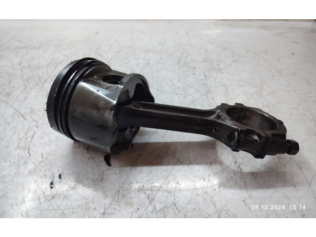 Píst Nissan Navara D22