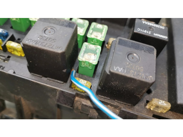   Pojistková skříňka 04727079AC   Dodge Grand Caravan 2003