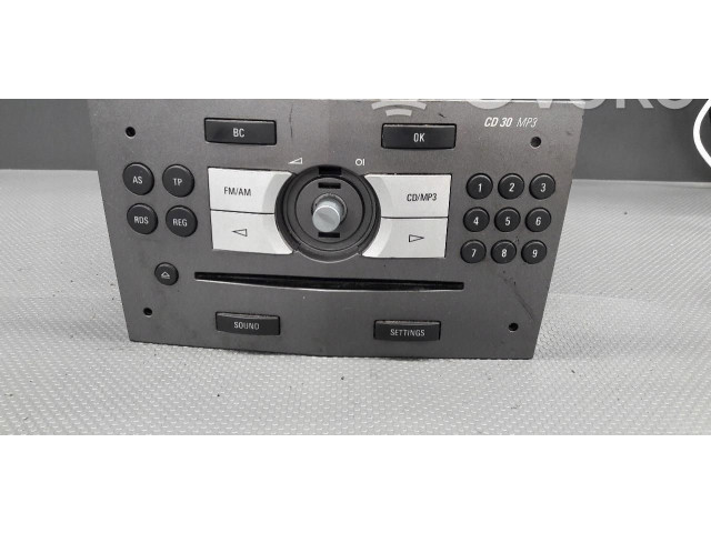 Pojistková skříňka Радио/ проигрыватель / навигация 13255557 Opel Zafira B 2009