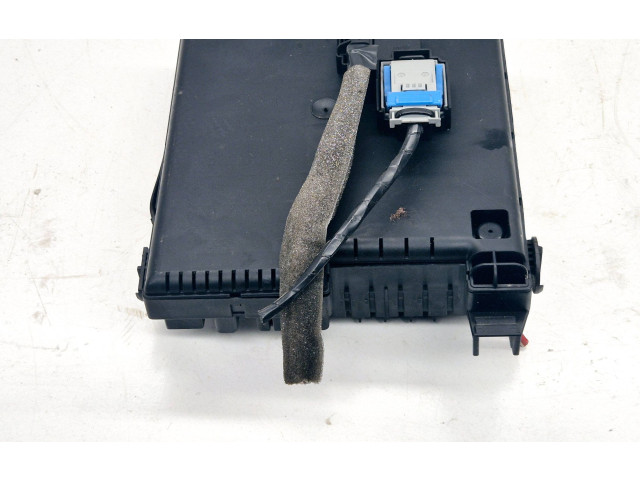 Блок предохранителей 8676391, 30728273   Volvo V70    