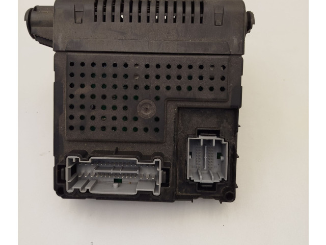 Блок предохранителей 30765646, 28043321 Volvo V70