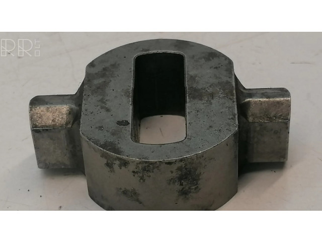 Другая деталь отсека двигателя