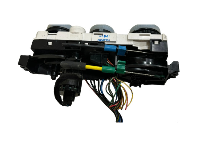 Блок управления климат-контролем PMN164569U, 69660002 Mitsubishi Colt