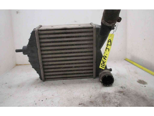 Интеркулер  46836770, 21402380   Fiat Idea 