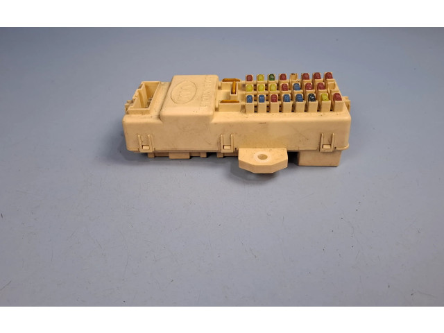 Pojistková skříňka KIA Carnival 2003