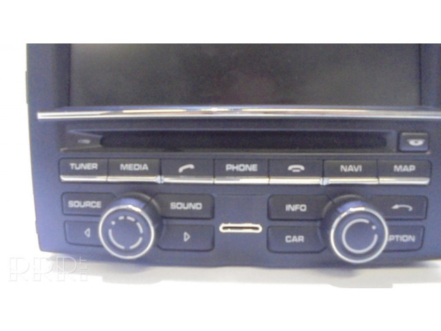 Радио/ проигрыватель CD/DVD / навигация