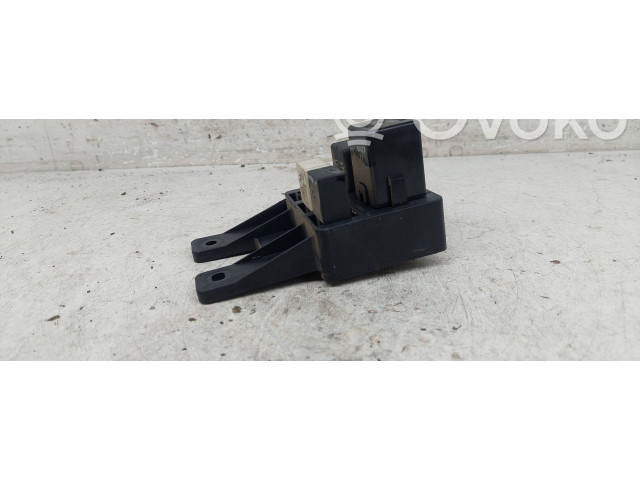 Блок предохранителей  9118038000   Hyundai Sonata    