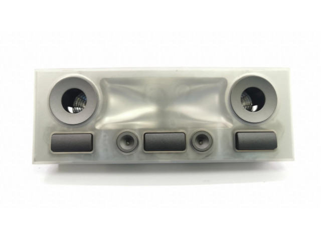 Фонарь освещения передних мест