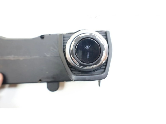 Блок управления климат-контролем 8893304828, 8893304828 Lynk & co 01