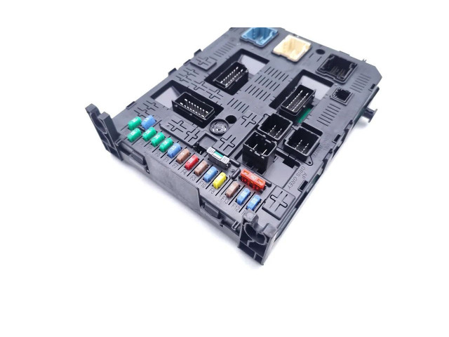   Pojistková skříňka 28119759   Peugeot 5008 2011