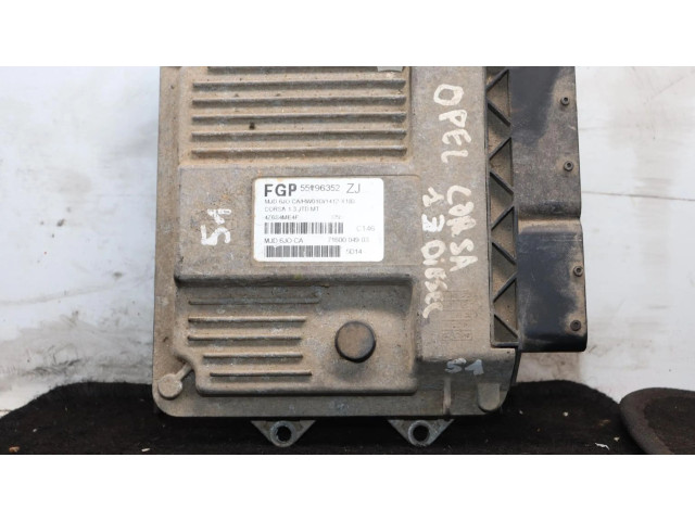 Блок управления двигателем Блок управления 55196352ZJ Opel Combo C