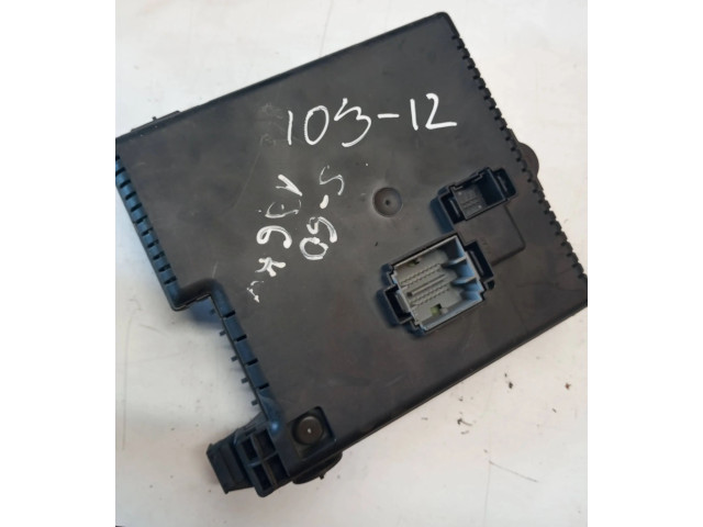 Блок предохранителей 30728512, 05W334   Volvo XC90    