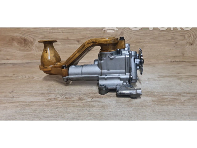 Масляный насос  D5204T3 31330979  Volvo V60 