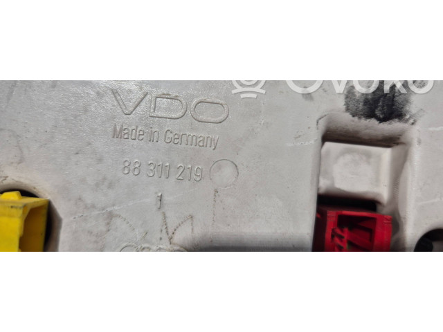 Панель приборов 88311219   Audi A6 S6 C4 4A       