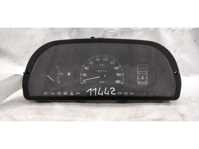 Přístrojová deska Fiat Uno 1994 46466647, 146A048