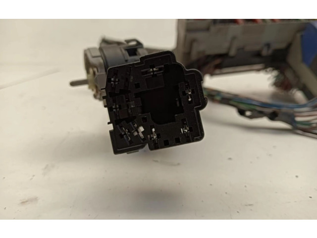 Pojistková skříňka Opel Corsa B