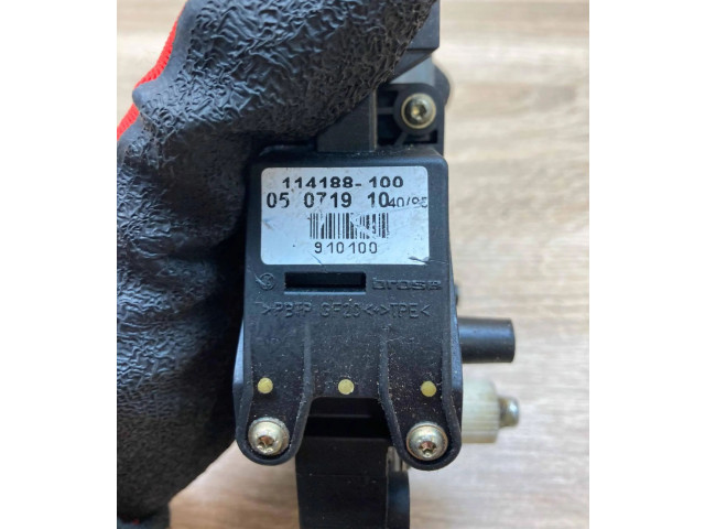 Передний двигатель механизма для подъема окон Audi A4 S4 B5 8D 1999 - 2000 года