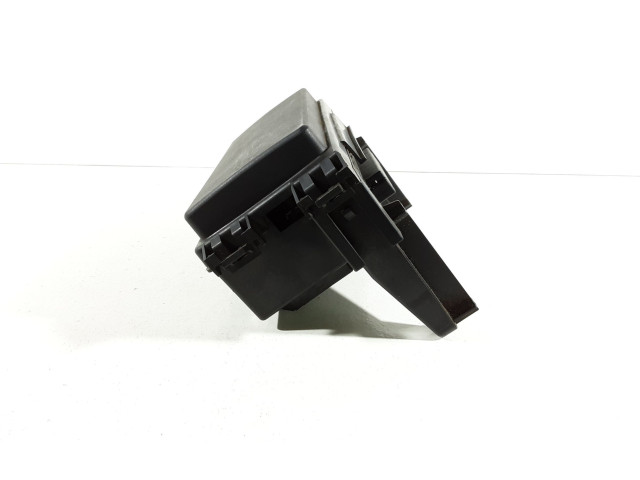 Блок предохранителей 04692073AB, 52561L Jeep Grand Cherokee (WK)