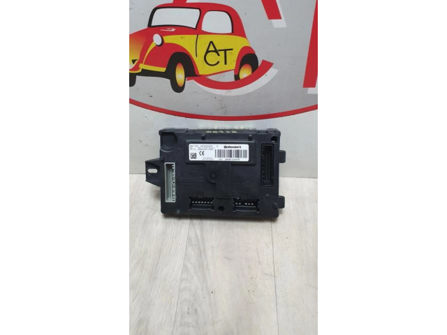 Блок предохранителей 284B16257R, 284B16257R Dacia Sandero