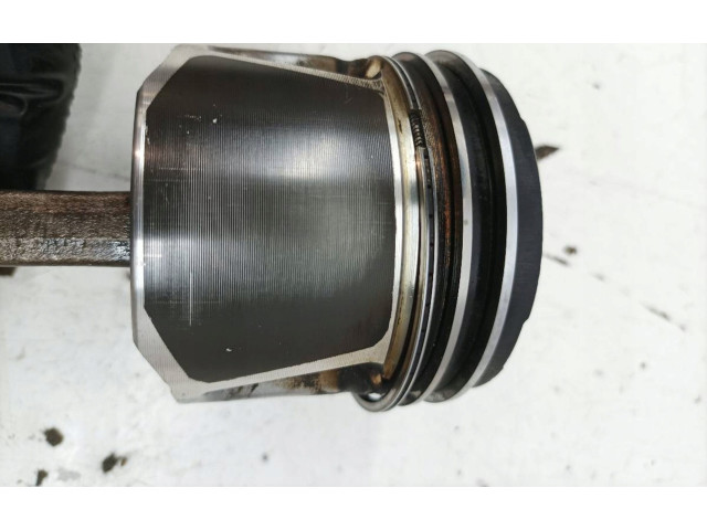  Поршень с шатуном  73502643, 3004U  Opel Combo C  