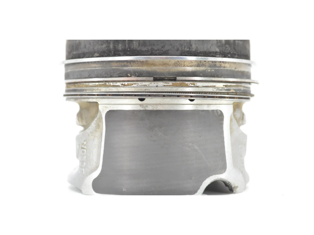 Píst 11258519401 BMW 3 F30 F35 F31 pro naftový motor 2.0 B47D20A