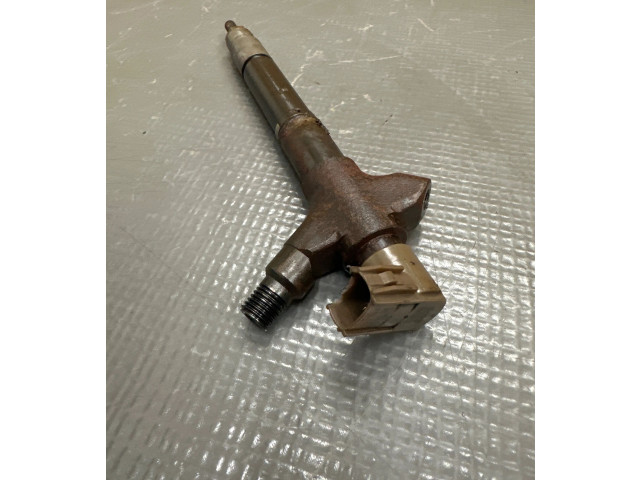 Vstřikovač 52000AFF Toyota Avensis T270