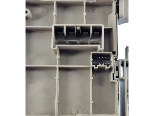 Блок предохранителей 82201FJ100   Subaru Forester SJ    