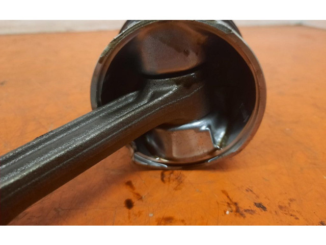 Píst 028H, 028H Volkswagen PASSAT B5.5