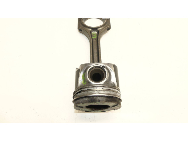 Поршень с шатуном D5204T D5204T2 D5204T3 D5204T7 81L123 Volvo S60