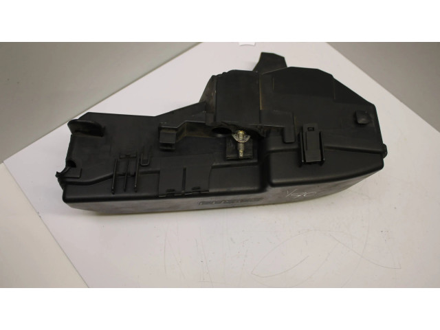 Блок предохранителей  9494210   Volvo V70    