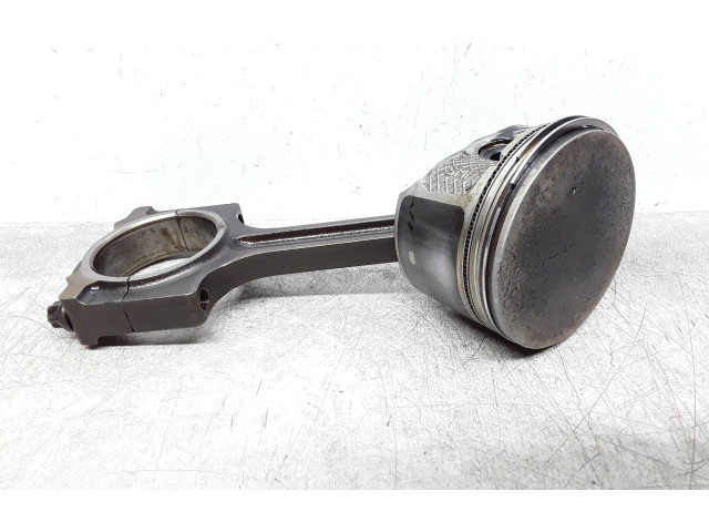  Поршень с шатуном  40151  Volvo V50  