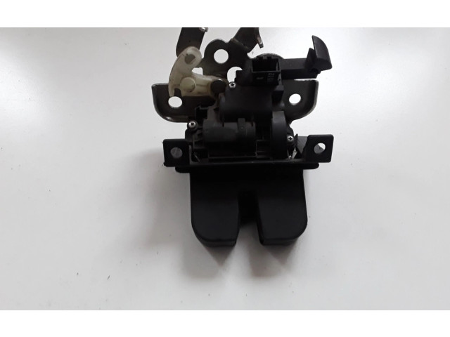 Замок багажника 3T5827520A Skoda Superb B6 (3T) 2008 - 2015 года